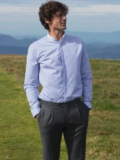 Chemise col inversé à rayures bleues