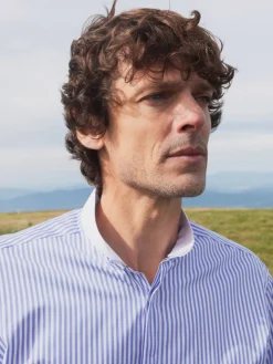 Chemise col inversé à rayures bleues