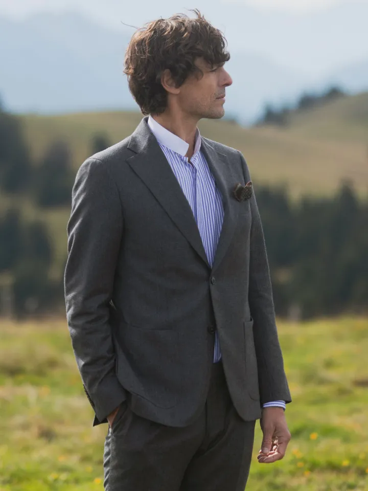 Chemise col inversé à rayures bleues