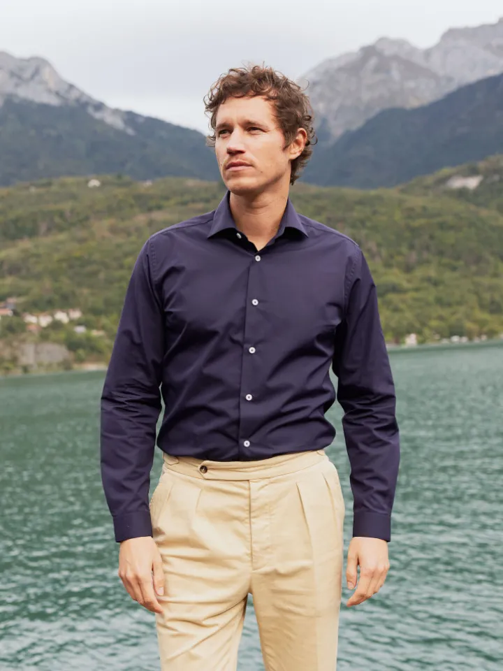 Chemise col italien en popeline bleu marine