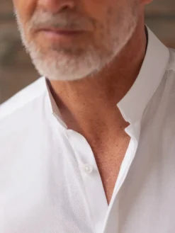Chemise d'été à col inversé blanche