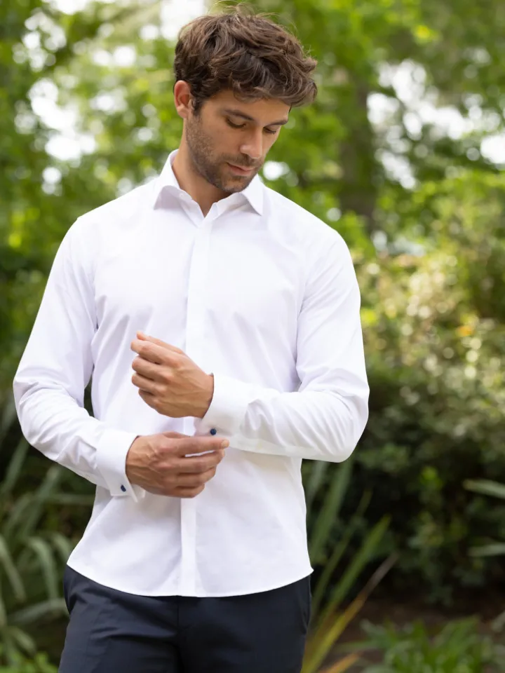 Chemise mousquetaire blanche à gorge cachée col italien