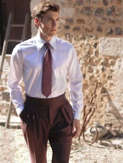 Cravate en laine bordeaux à motifs rétro