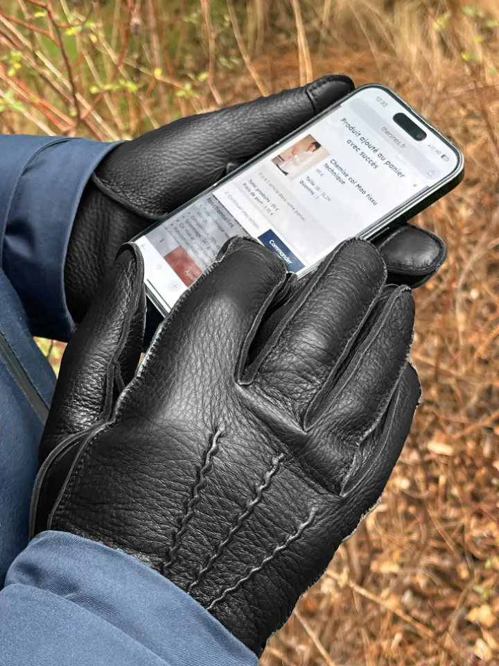 Gants en cuir tactiles noirs couture extérieure