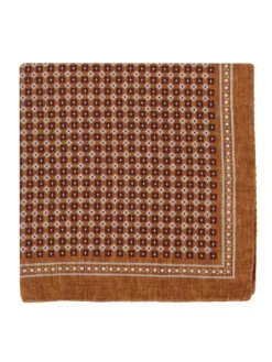 Pochette de costume en soie orange à motifs carrés bordeaux