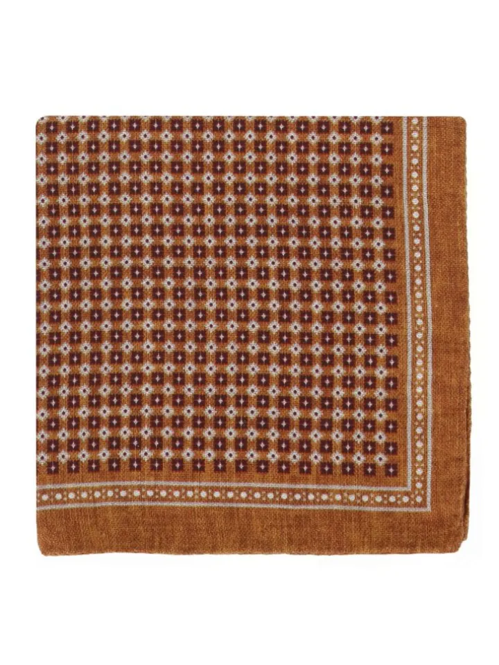 Pochette de costume en soie orange à motifs carrés bordeaux