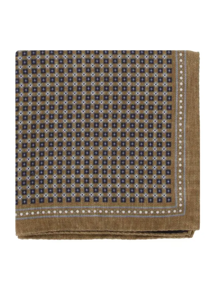 Pochette de costume en soie noisette à motifs carrés bleu