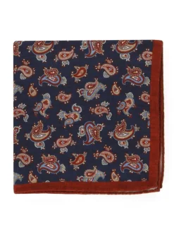 Pochette de costume en soie bleu marine à motifs paisley